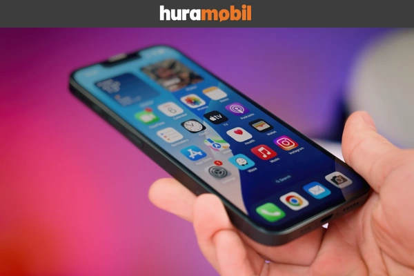 Recenze mobilní telefon Apple iPhone 16e (2025)