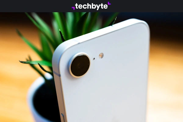 Recenzia mobilný telefón Apple iPhone 16e (2025)